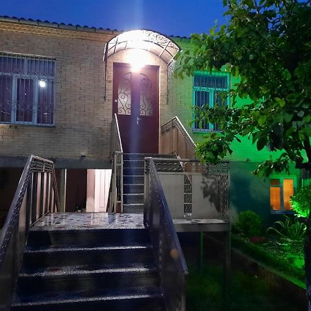Sisi Guest House Koutaïssi Extérieur photo